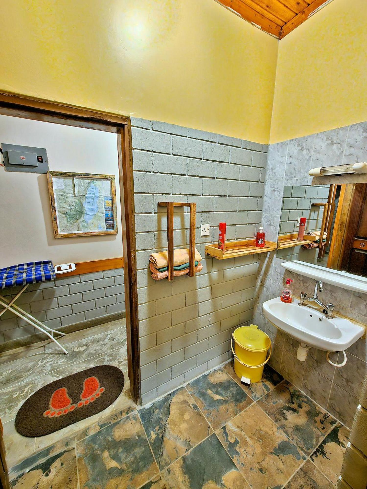 Hotel Mazzola Safari House & Backpacking Arusha Exterior foto