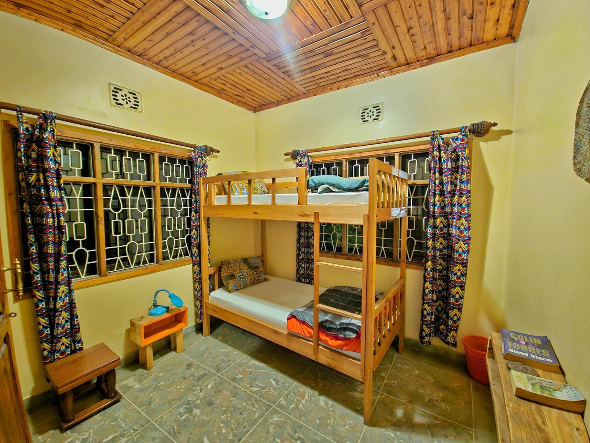 Hotel Mazzola Safari House & Backpacking Arusha Exterior foto