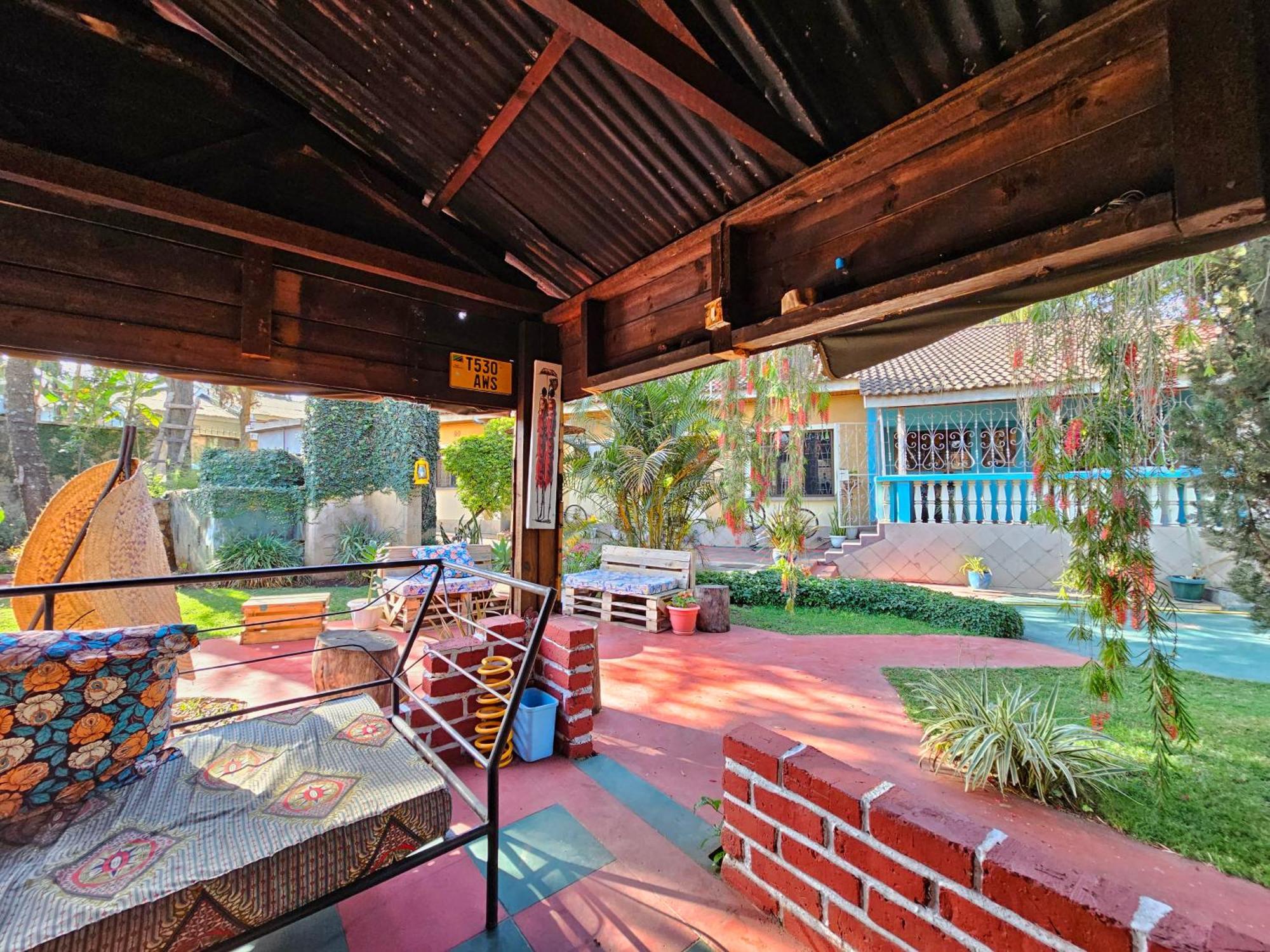 Hotel Mazzola Safari House & Backpacking Arusha Exterior foto